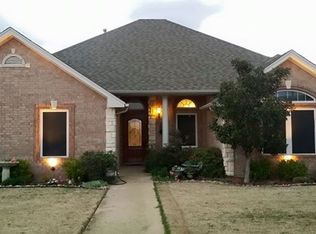 1504 High Point Dr, Pilot Point, TX 76258