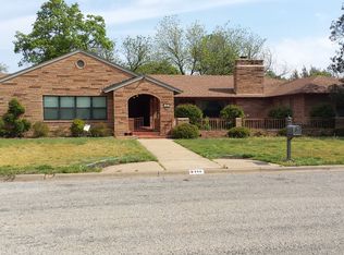 906 Arbor St, Olney, TX 76374