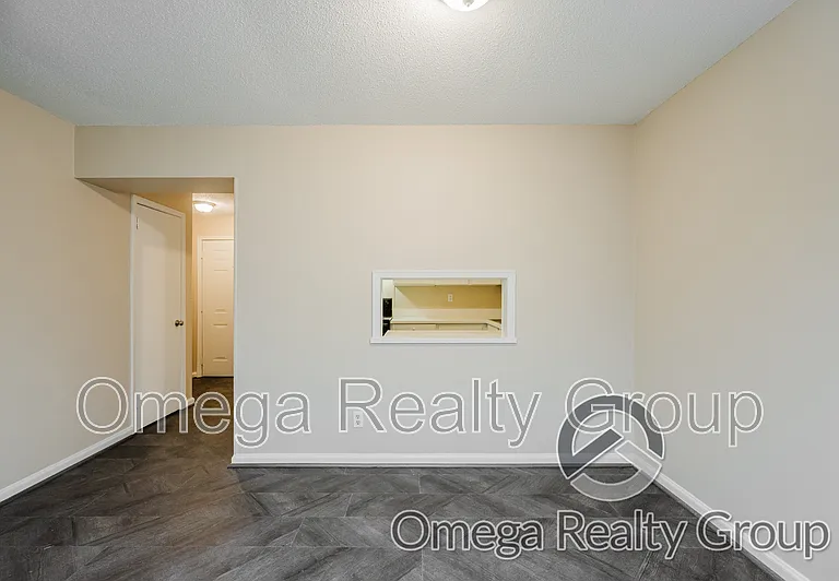 Camelot Apartments — Photo 69