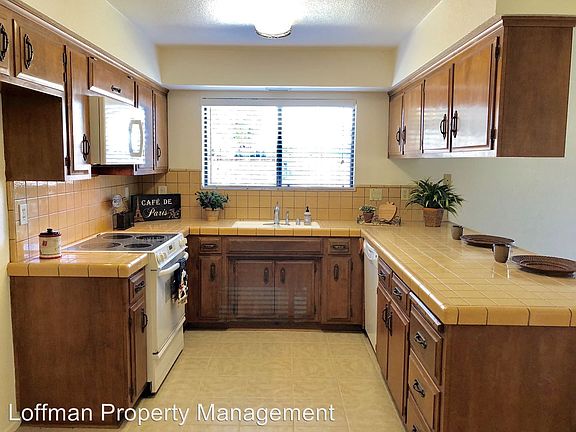 2nd image of 1499 Quail Cir