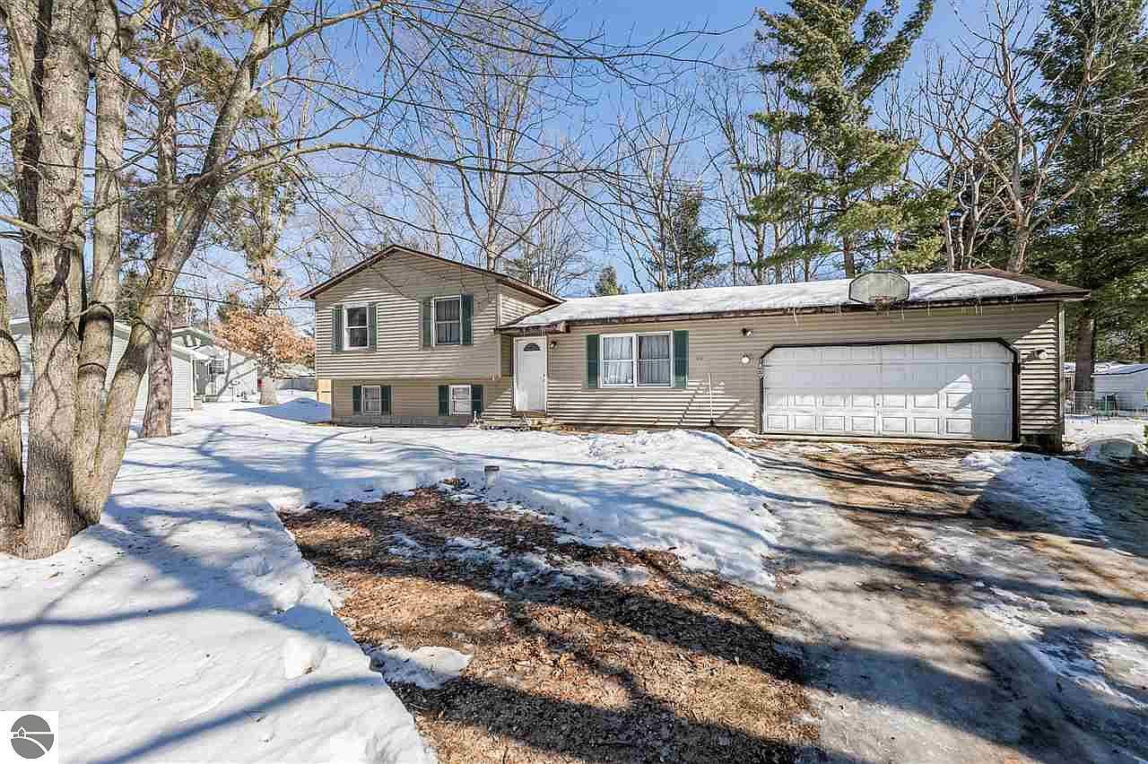 1859 Kozy Ct, Interlochen, MI 49643 Zillow