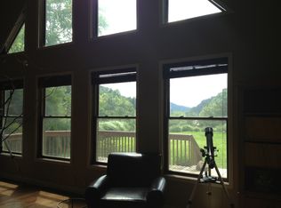 53 Valley View Rdg, Hazard, KY 41701