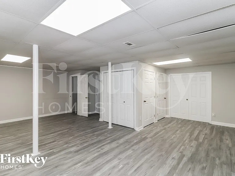 335 Lost Meadows Dr — Photo 13