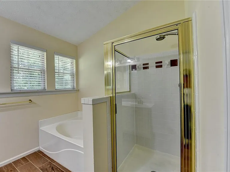 3380 McClure Woods Dr — Photo 33