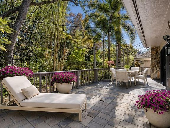 4th image of 401 Old Mill Pond Rd