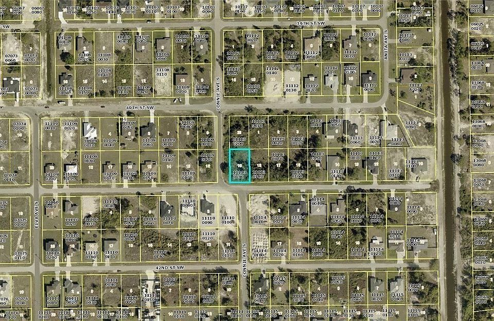 2nd image of 2518 41st St SW