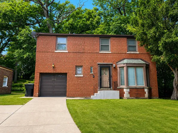 10742 S Longwood Dr, Chicago, IL 60643