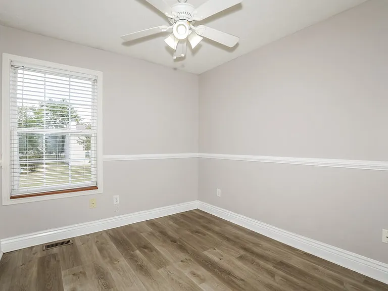 10207 Carmine Dr — Photo 13