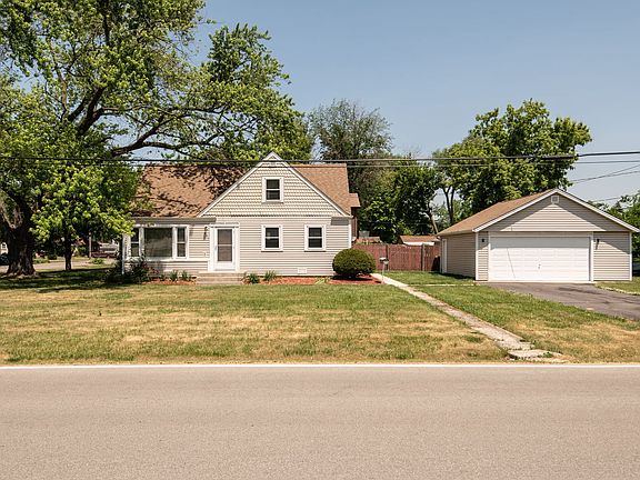 3rd image of 901 Joyce Ave