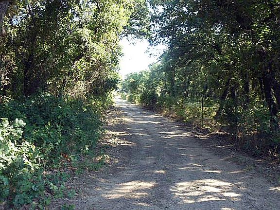 5th image of 712 County Road 389