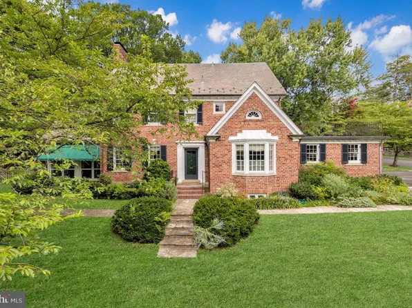2947 Davenport St NW, Washington, DC 20008