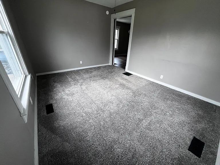 708 Rawson Ave — Photo 7