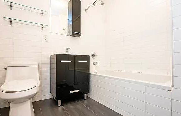 5th image of 33 Meserole St #2