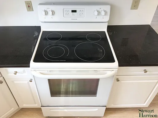 Rented by Stewart Harrison LLC | media 51