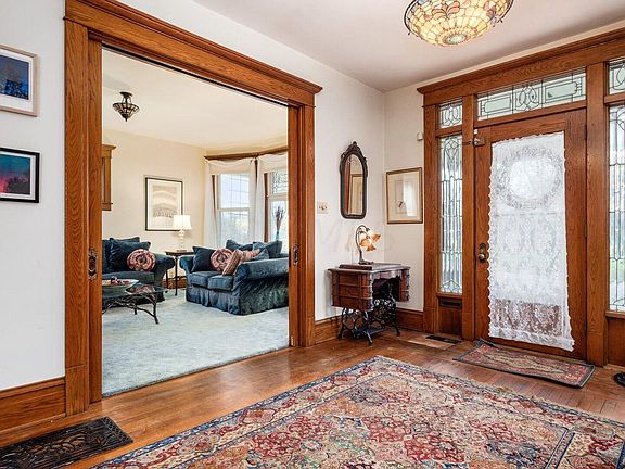 5th image of 582 Granville St