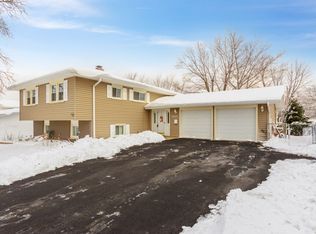 1465 Dennison Rd, Hoffman Estates, IL 60169