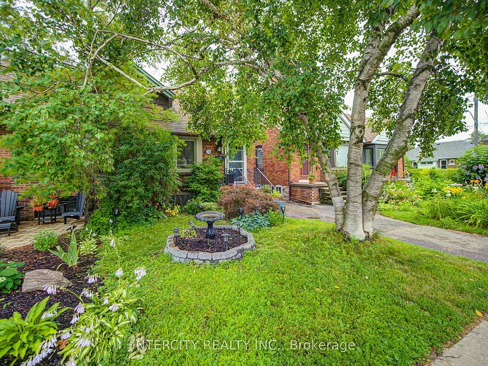 1st image of 256 Blantyre Ave