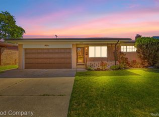 32848 Rugby Dr, Warren, MI 48088