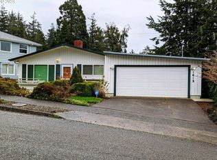 1613 Juniper Ave, Coos Bay, OR 97420