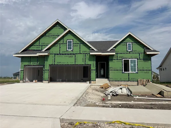807 SW Boulder Dr, Grimes, IA 50111