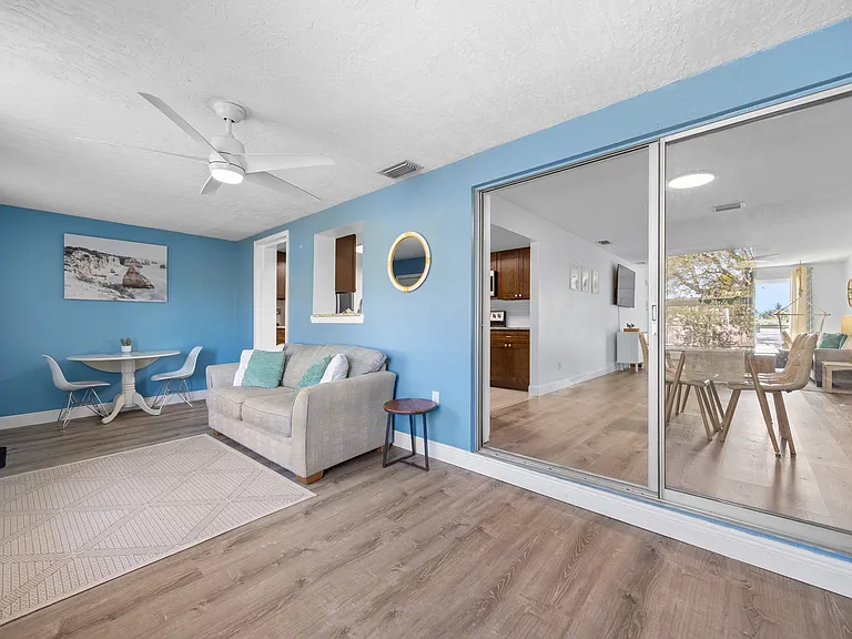 532 Roosevelt Ave #532 — Photo 13