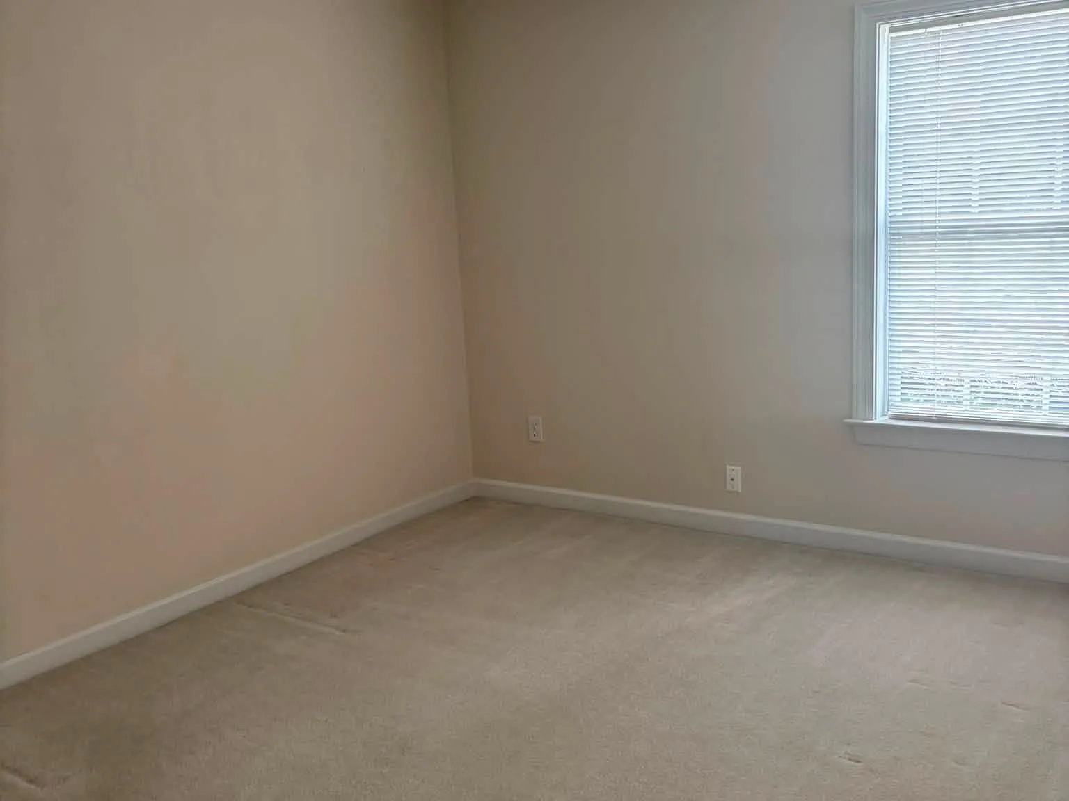 2 bed, 1920 sqft, $2,700 — Photo 4