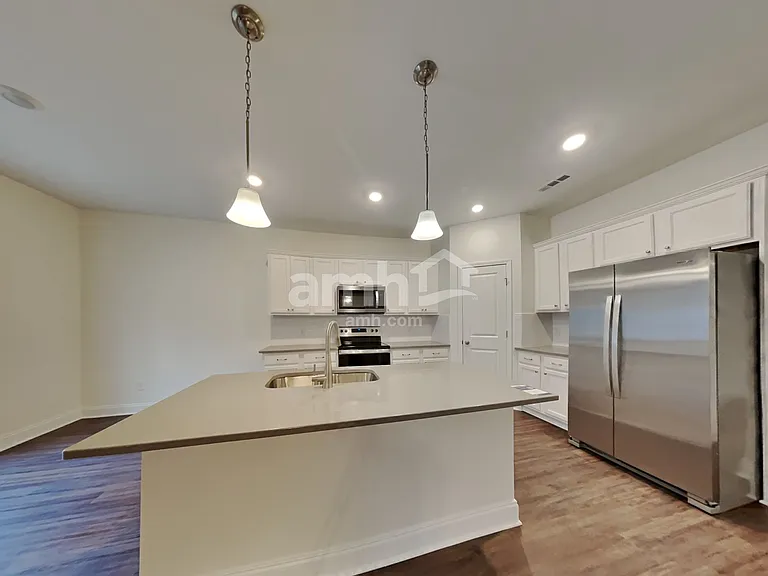 130 Marin Dr — Photo 4