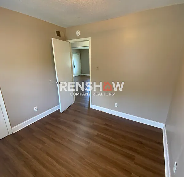 1401 Meeks St #B7 — Photo 7