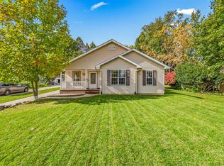 62 Charles St, Hillsdale, MI