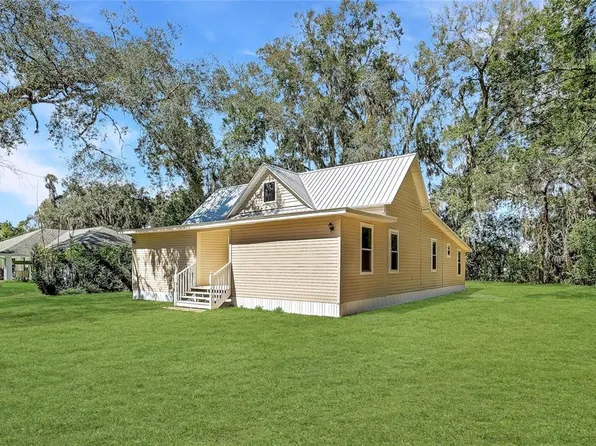 214 W Dade Ave, Bushnell, FL 33513