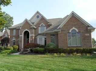 47820 Manorwood Dr, Northville, MI