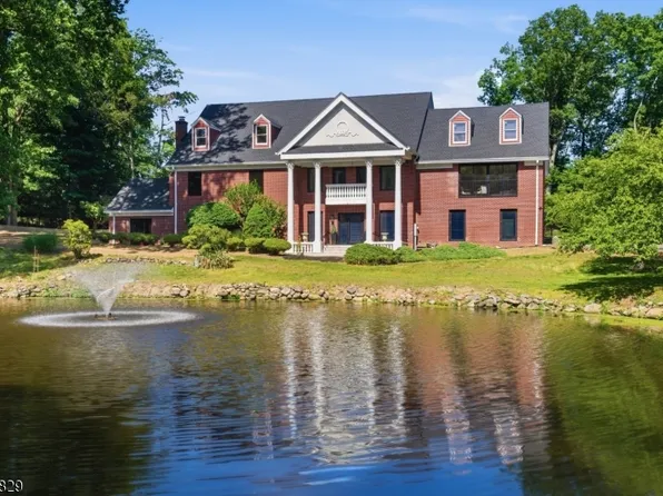 60 Brookside Dr, Upper Saddle River Boro, NJ 07458