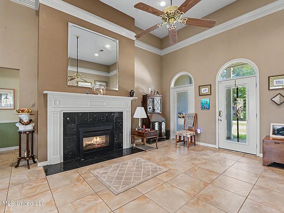 5th image of 2013 Brookside Dr