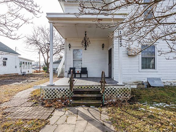 3rd image of 1023 Indiana St