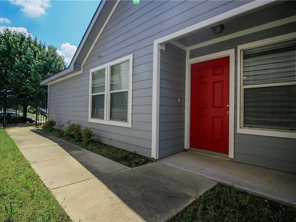 1st image of 10712 Many Oaks Dr