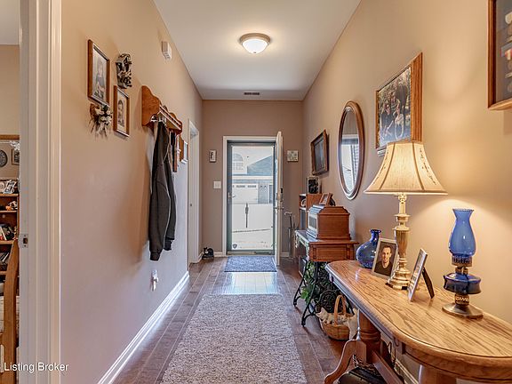 4th image of 238 Twin Spring Ct