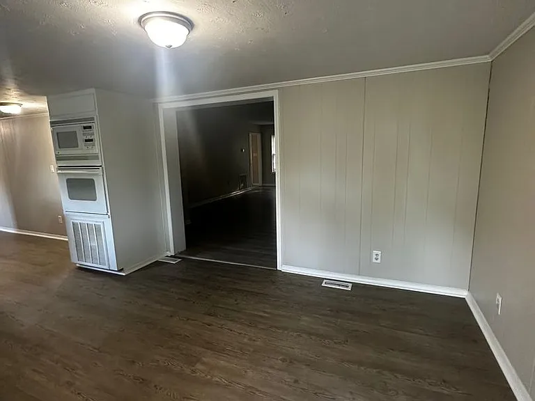 742 Old Sulphur Springs Rd — Photo 18