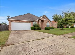 529 Stonewall Ct, Cedar Hill, TX 75104
