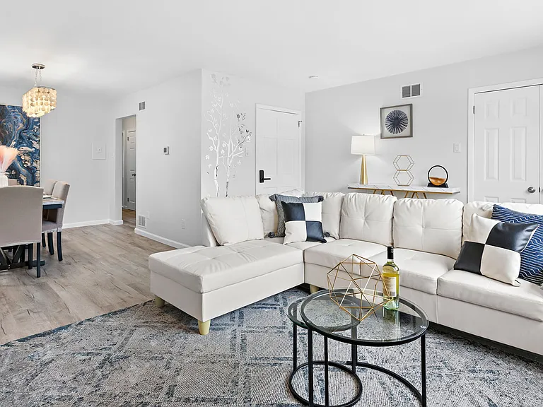 86 W 10th St #2 — Photo 11