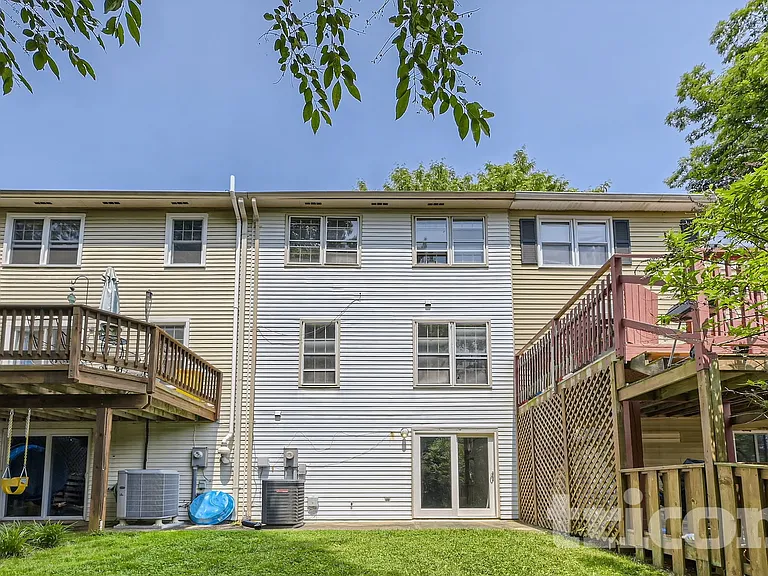1103 Riverboat Ct — Photo 16