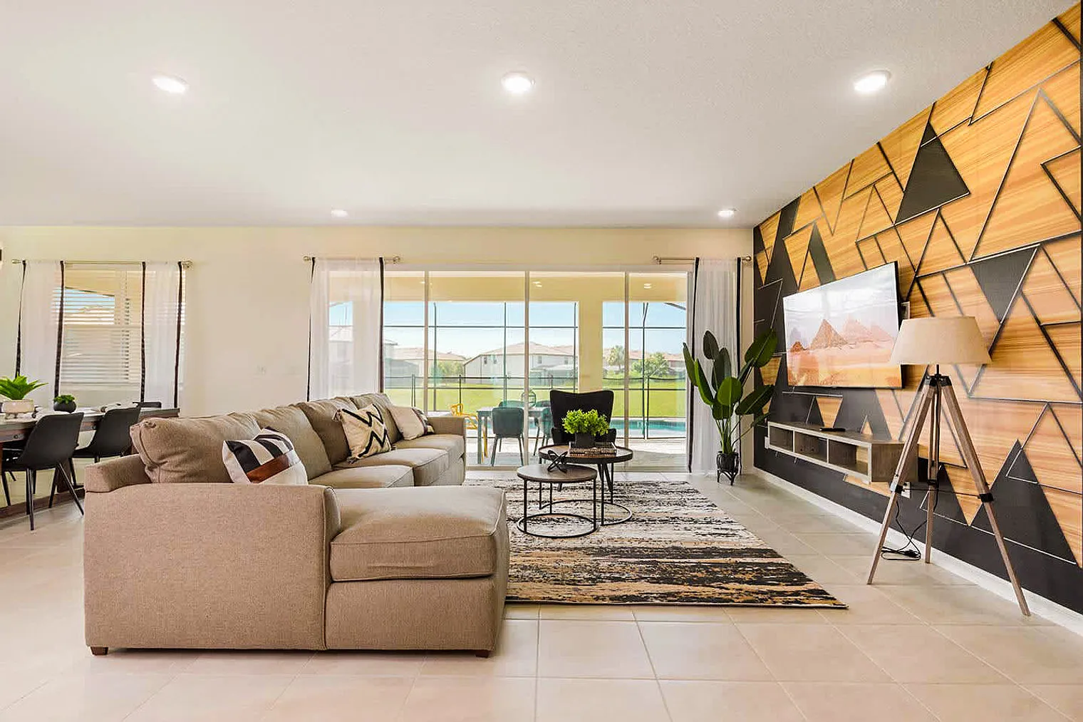 9 bed, 6.0 bath, 4370 sqft, $7,281 — Photo 1