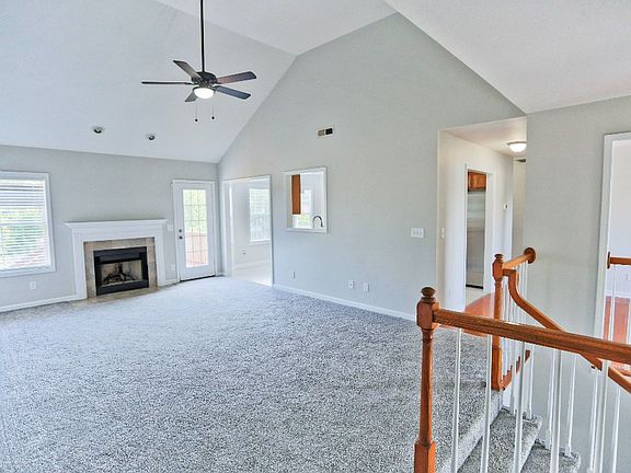 3rd image of 3411 Quicksilver Ln