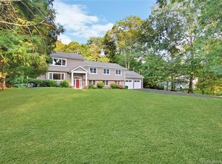 14 Settlers Trl, Stamford, CT 06903