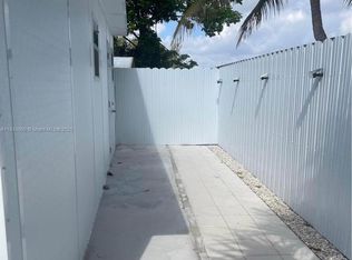 3501 NW 182nd St #2, Miami Gardens, FL 33056