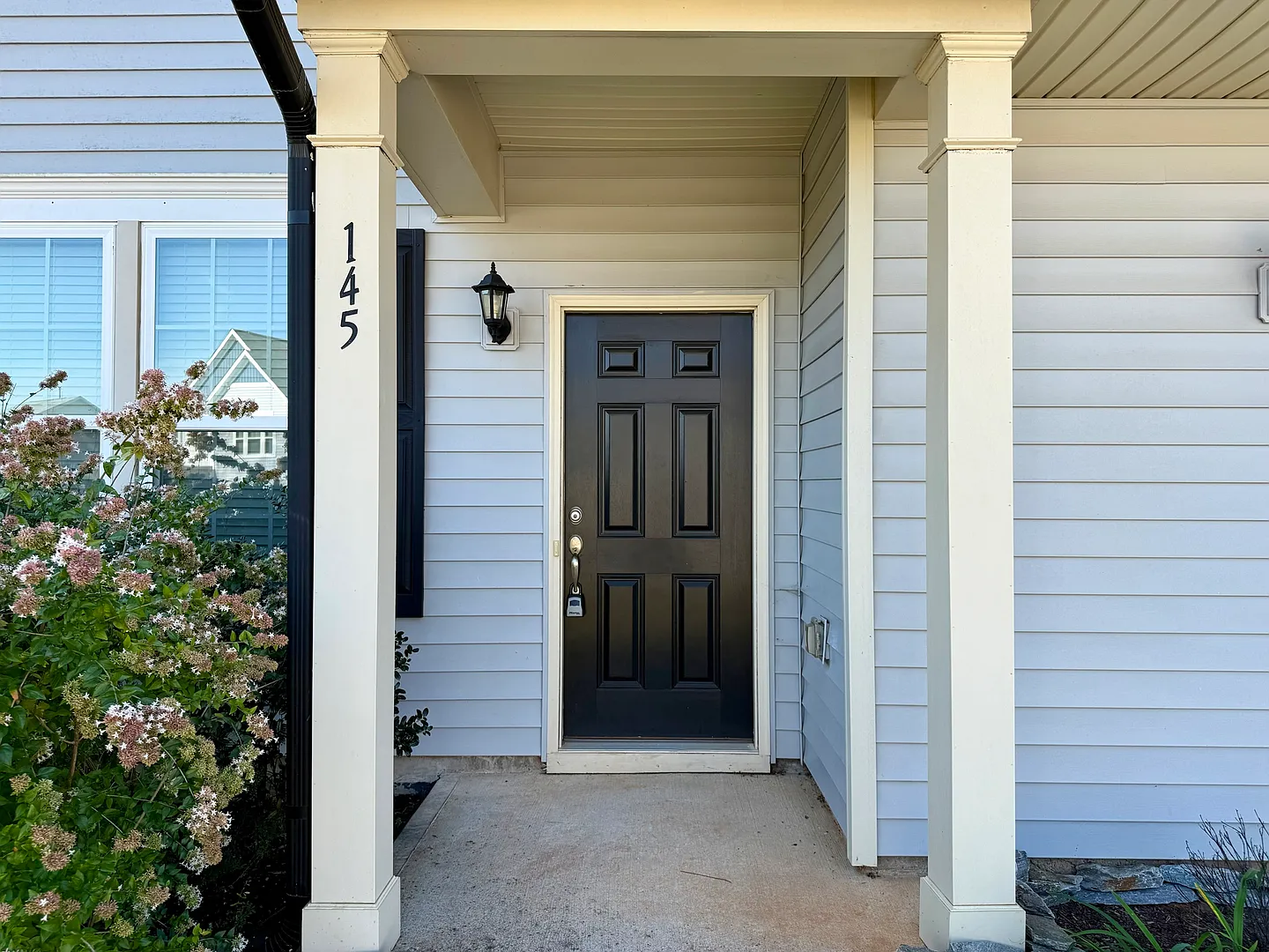 Spacious 3 Bed, 2.5 Bath Home with Loft, Minutes from Wake Forest — Photo 2