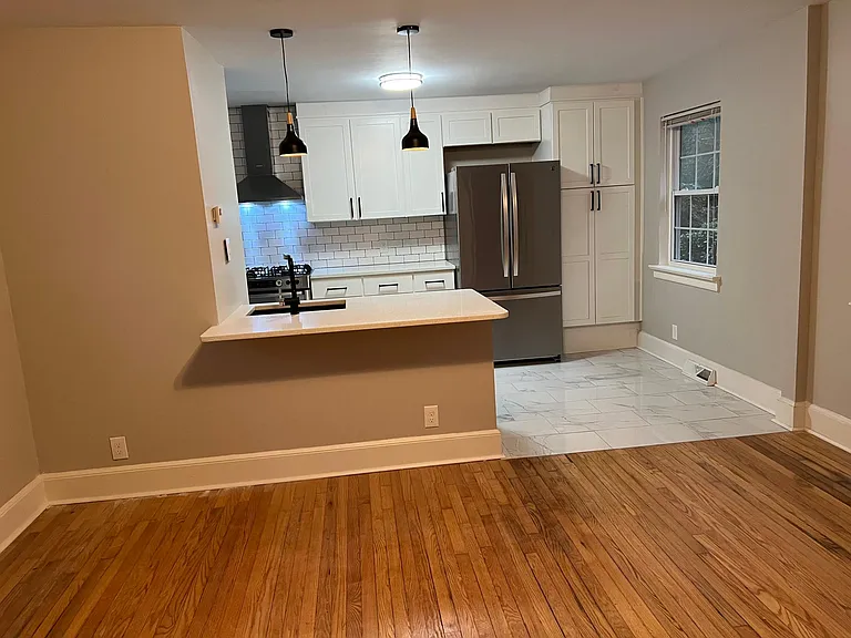 2613 Acadia St — Photo 2