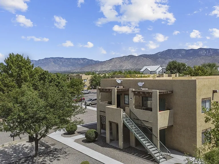 Manzano Mesa — Photo 30