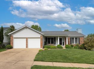 4829 Lowndes Dr, Saint Louis, MO 63129
