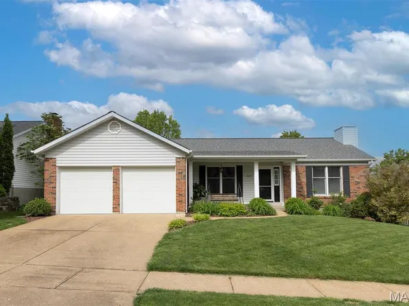 4829 Lowndes Dr, Saint Louis, MO 63129