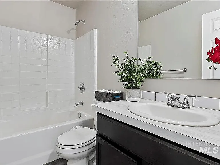759 Pronghorn Dr — Photo 18